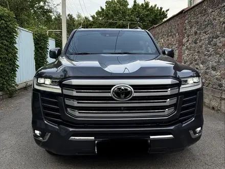 Toyota Land Cruiser 2022 года за 48 500 000 тг. в Алматы – фото 2