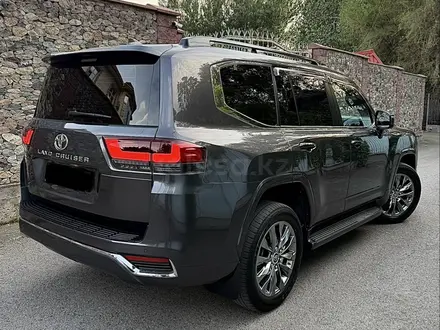 Toyota Land Cruiser 2022 года за 48 500 000 тг. в Алматы – фото 4