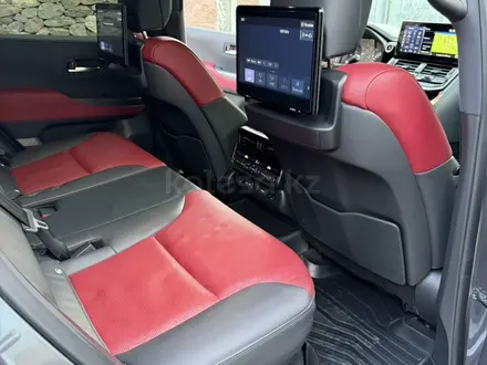 Toyota Land Cruiser 2022 года за 48 500 000 тг. в Алматы – фото 13