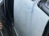 W124 мерседес бенз ешка капот за 130 000 тг. в Шымкент