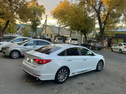 Hyundai Sonata 2017 года за 5 300 000 тг. в Уральск – фото 2