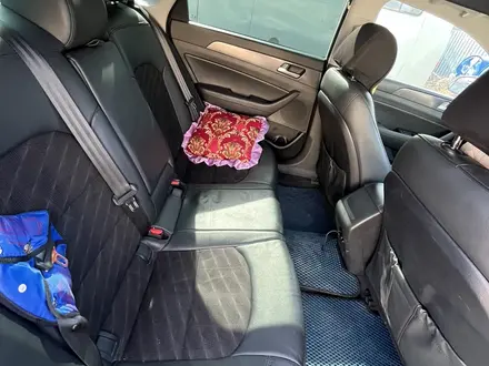 Hyundai Sonata 2017 года за 5 300 000 тг. в Уральск – фото 7