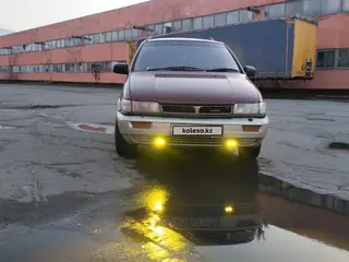 Mitsubishi Chariot, 1992