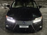 Lexus ES 300h 2013 года за 8 800 000 тг. в Актобе – фото 3