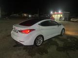 Hyundai Elantra 2015 года за 6 600 000 тг. в Астана – фото 2