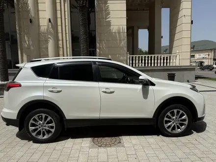 Toyota RAV4 2017 года за 11 950 000 тг. в Алматы – фото 11