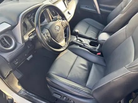 Toyota RAV4 2017 года за 11 950 000 тг. в Алматы – фото 20