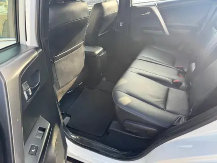 Toyota RAV4 2017 года за 11 950 000 тг. в Алматы – фото 22