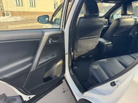 Toyota RAV4 2017 года за 11 950 000 тг. в Алматы – фото 24