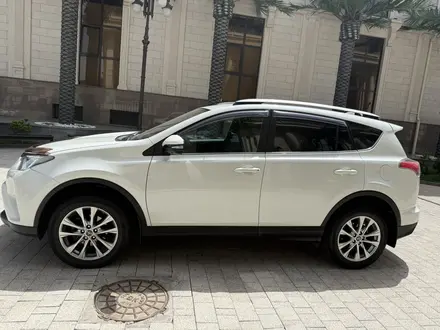 Toyota RAV4 2017 года за 11 950 000 тг. в Алматы – фото 10