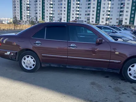 Mercedes-Benz E 230 1996 года за 2 300 000 тг. в Усть-Каменогорск – фото 9