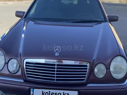 Mercedes-Benz E 230 1996 года за 2 300 000 тг. в Усть-Каменогорск – фото 7