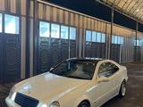Mercedes-Benz CLK 320 2001 годаfor4 100 000 тг. в Алматы – фото 5