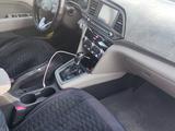 Hyundai Elantra 2019 года за 8 300 000 тг. в Актобе – фото 4