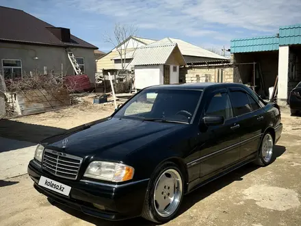 Mercedes-Benz C 180 1994 года за 2 900 000 тг. в Актау – фото 2