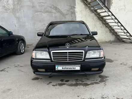 Mercedes-Benz C 180 1994 года за 2 900 000 тг. в Актау – фото 4