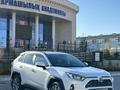 Toyota RAV4 2020 года за 14 900 000 тг. в Актобе – фото 2