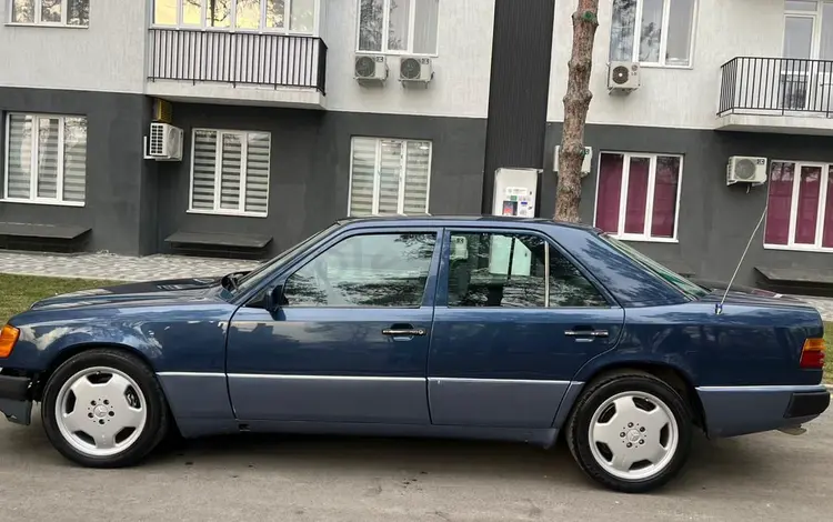 Mercedes-Benz E 300 1991 года за 1 850 000 тг. в Алматы