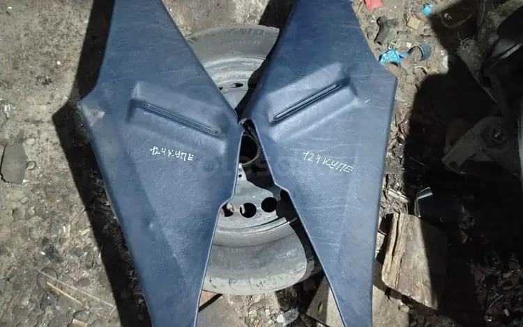 Задние боковые стойки Мерседес 124 купе за 20 000 тг. в Алматы