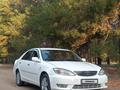 Toyota Camry 2004 года за 4 500 000 тг. в Актобе – фото 2