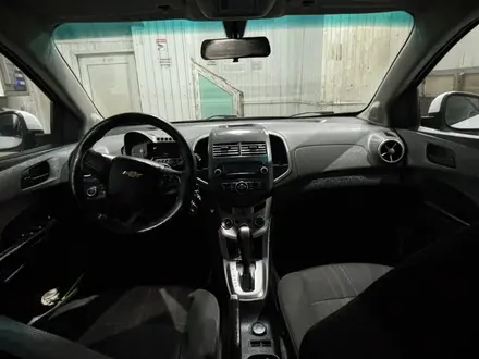 Chevrolet Aveo 2014 года за 3 600 000 тг. в Актобе – фото 2