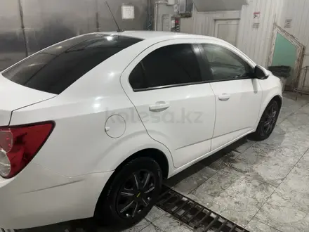 Chevrolet Aveo 2014 года за 3 600 000 тг. в Актобе – фото 5