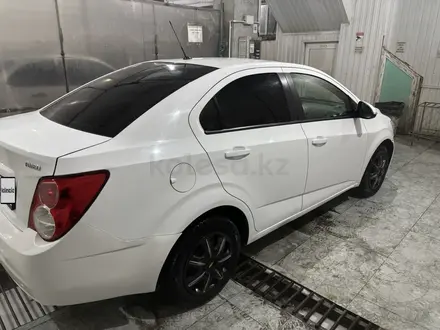 Chevrolet Aveo 2014 года за 3 600 000 тг. в Актобе – фото 6