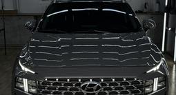 Hyundai Santa Fe 2021 года за 13 650 000 тг. в Алматы