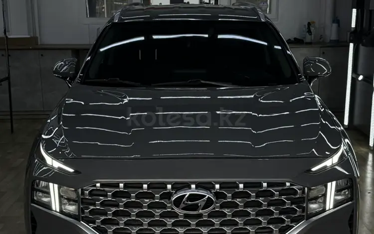 Hyundai Santa Fe 2021 года за 13 650 000 тг. в Алматы