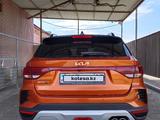 Kia Rio X-Line 2022 года за 7 900 000 тг. в Астана