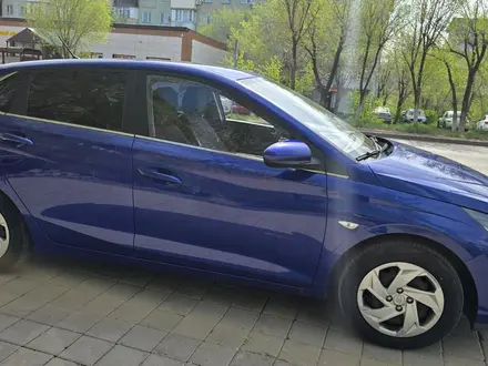 Hyundai i20 2023 года за 7 000 000 тг. в Караганда – фото 5