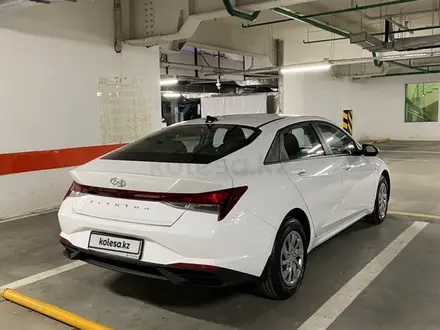 Hyundai Elantra 2022 года за 9 900 000 тг. в Алматы – фото 12