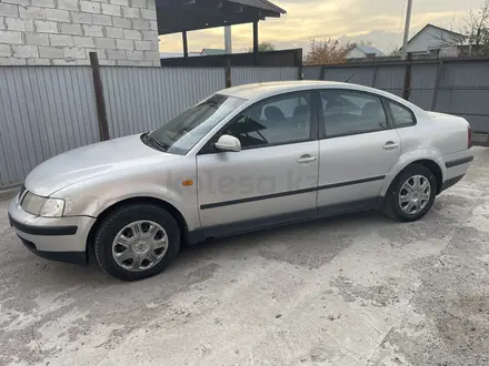 Volkswagen Passat 1997 года за 1 500 000 тг. в Отеген-Батыр – фото 3