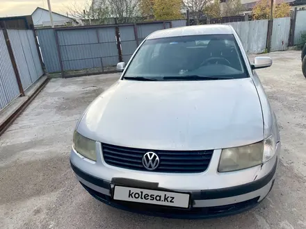 Volkswagen Passat 1997 года за 1 500 000 тг. в Отеген-Батыр – фото 4