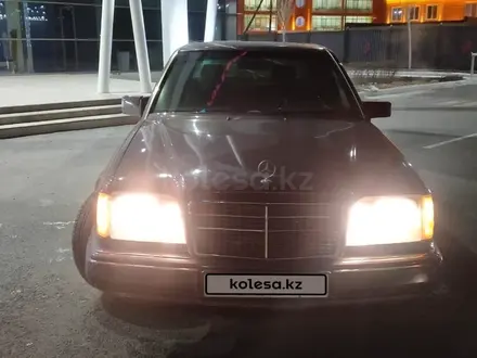 Mercedes-Benz E 220 1993 года за 2 300 000 тг. в Кызылорда – фото 2