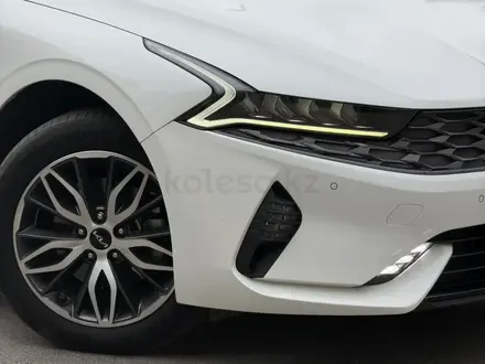 Kia K5 2023 года за 11 500 000 тг. в Алматы – фото 2