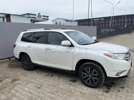 Toyota Highlander 2012 года за 12 500 000 тг. в Уральск – фото 3