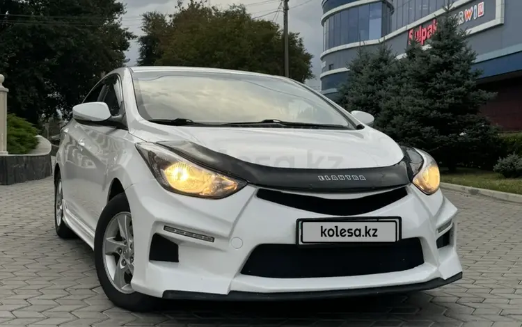 Hyundai Elantra 2014 годаүшін5 700 000 тг. в Усть-Каменогорск