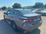 Toyota Camry 2021 года за 8 850 600 тг. в Алматы – фото 5
