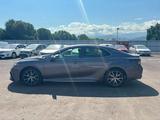 Toyota Camry 2021 года за 8 850 600 тг. в Алматы – фото 3