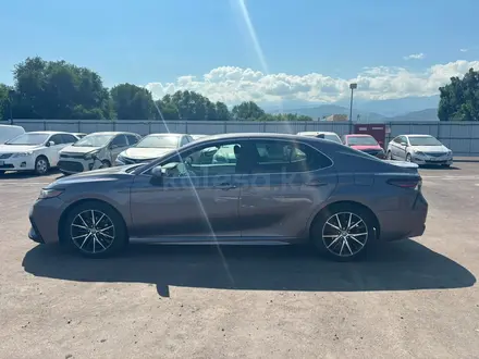 Toyota Camry 2021 года за 8 850 600 тг. в Алматы – фото 3