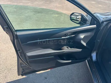 Toyota Camry 2021 года за 8 850 600 тг. в Алматы – фото 11