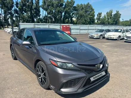 Toyota Camry 2021 года за 8 850 600 тг. в Алматы – фото 6