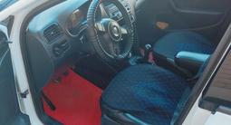 Volkswagen Polo 2015 годаүшін3 600 000 тг. в Уральск – фото 2