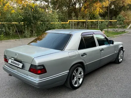 Mercedes-Benz E 280 1993 года за 3 200 000 тг. в Алматы – фото 17