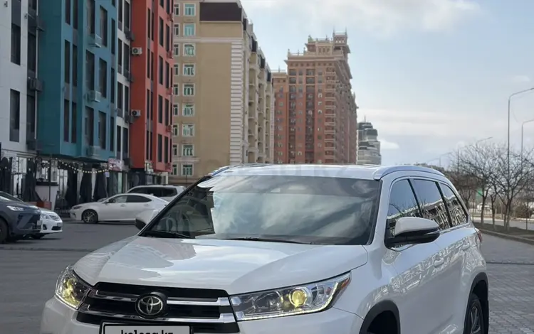 Toyota Highlander 2017 года за 18 500 000 тг. в Актау