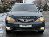 Toyota Camry 2004 года за 7 600 000 тг. в Алматы – фото 3