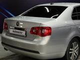 Volkswagen Jetta 2006 года за 2 800 000 тг. в Актобе – фото 5