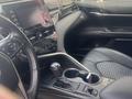 Toyota Camry 2021 годаүшін13 000 000 тг. в Атырау – фото 2