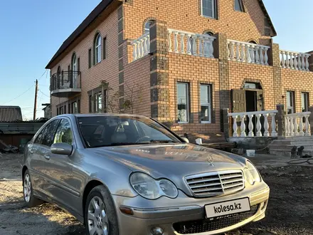 Mercedes-Benz C 240 2004 года за 4 000 000 тг. в Астана